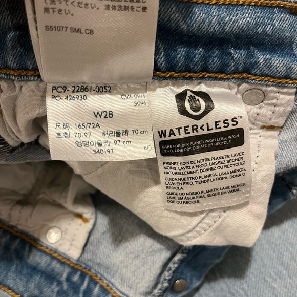 Levi’s wedgie like new size 28 - Picture 4 of 8